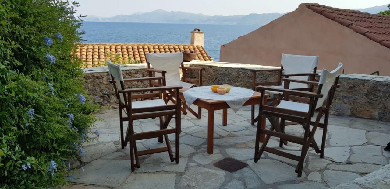 Athina Guesthouse Monemvasia Bagian luar foto